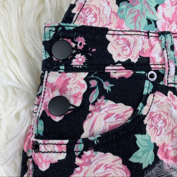 Forever21 Women’s Floral Distressed Short Overalls - Picture 4 of 8